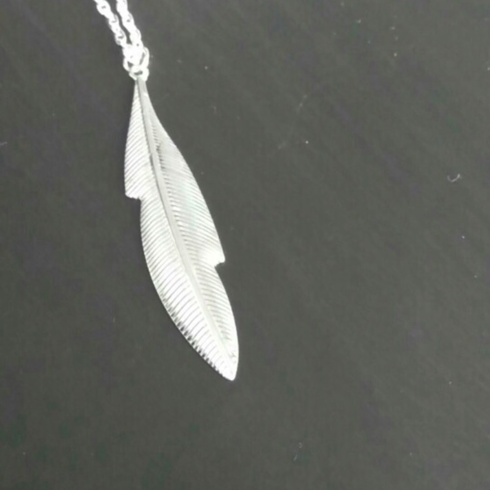 Feather Necklace - Picture 4 of 8
